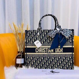 AUTHENTIC Dior DIOR BOOK TOTE